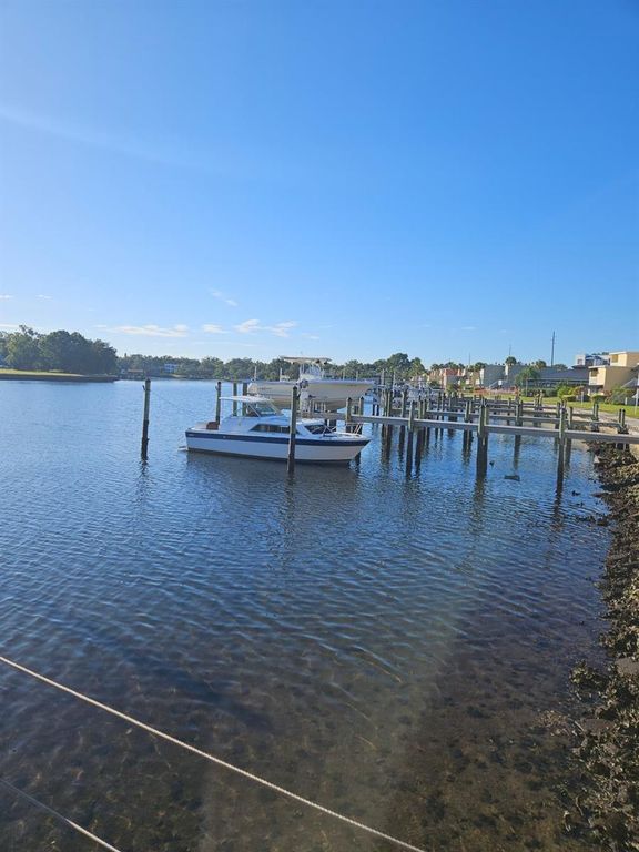 Image 11 of property listing at 2424 W TAMPA BAY BOULEVARD I102, Tampa, FL 33607