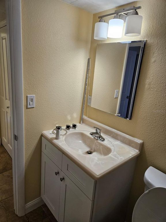 Image 4 of property listing at 2424 W TAMPA BAY BOULEVARD I102, Tampa, FL 33607