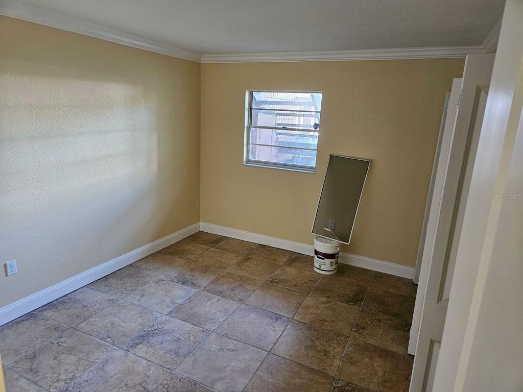 Image 7 of property listing at 2424 W TAMPA BAY BOULEVARD I102, Tampa, FL 33607