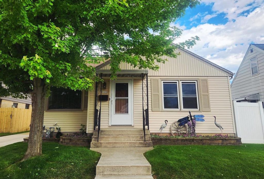 1430 S 19TH STREET, Sheboygan, WI 53081