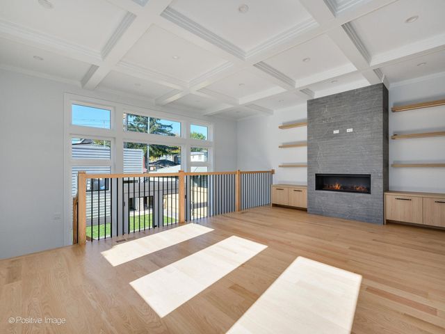 2535 W Belden Avenue, Chicago, IL 60647