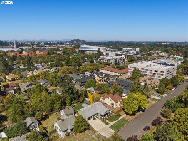 1624 WALNUT St, Eugene, OR 97403
