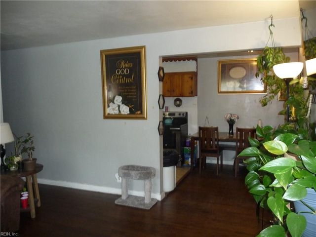8215 Baywood DR, Norfolk, VA 23518