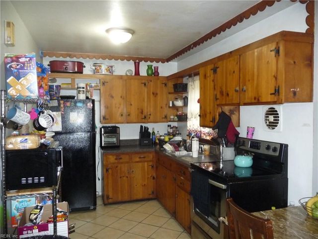 8215 Baywood DR, Norfolk, VA 23518