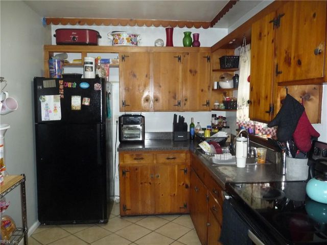 8215 Baywood DR, Norfolk, VA 23518