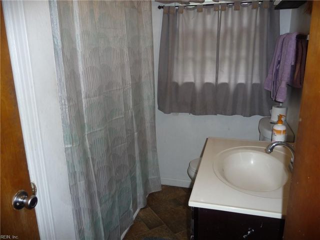 8215 Baywood DR, Norfolk, VA 23518