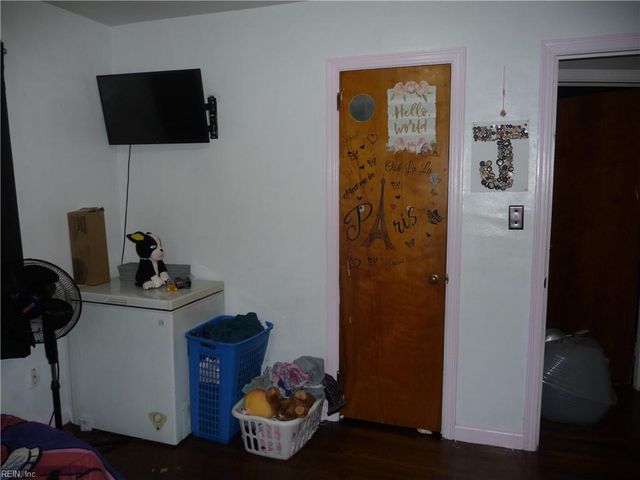 8215 Baywood DR, Norfolk, VA 23518