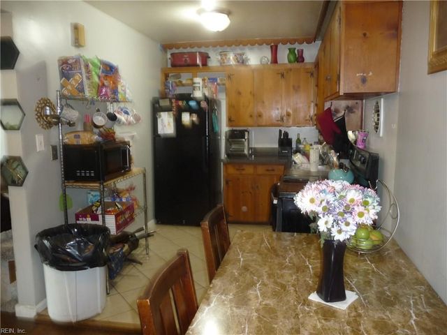 8215 Baywood DR, Norfolk, VA 23518