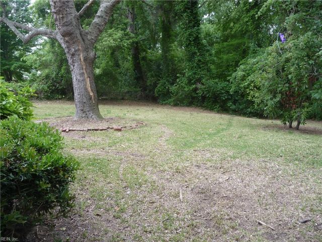 8215 Baywood DR, Norfolk, VA 23518