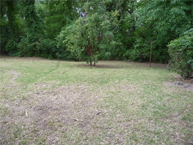 8215 Baywood DR, Norfolk, VA 23518