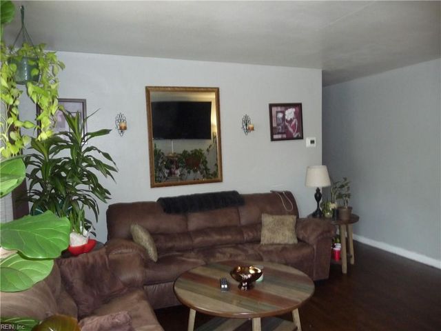 8215 Baywood DR, Norfolk, VA 23518