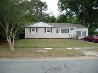 8215 Baywood DR, Norfolk, VA 23518