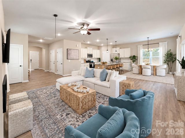 8913 Sawyer Run Court, Charlotte, NC 28215
