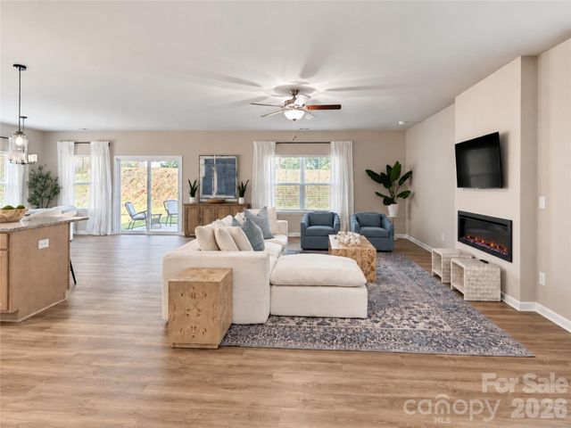 8913 Sawyer Run Court, Charlotte, NC 28215