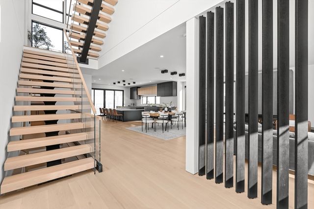 95 Deerfield Rd, Needham, MA 02492