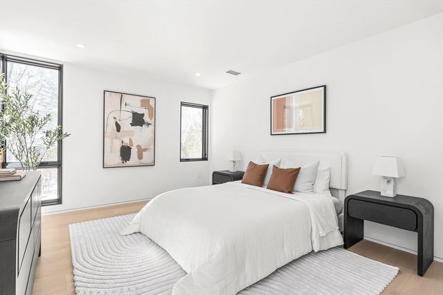 95 Deerfield Rd, Needham, MA 02492