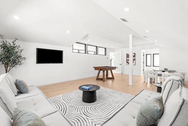 95 Deerfield Rd, Needham, MA 02492