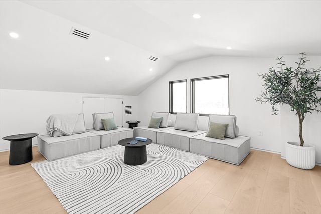 95 Deerfield Rd, Needham, MA 02492