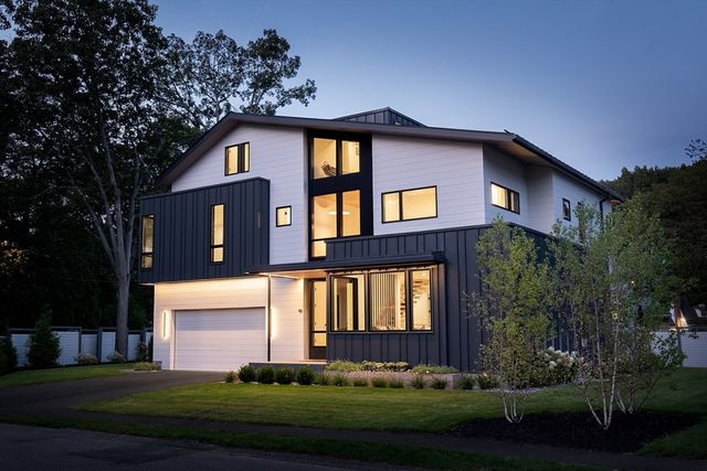 95 Deerfield Rd, Needham, MA 02492