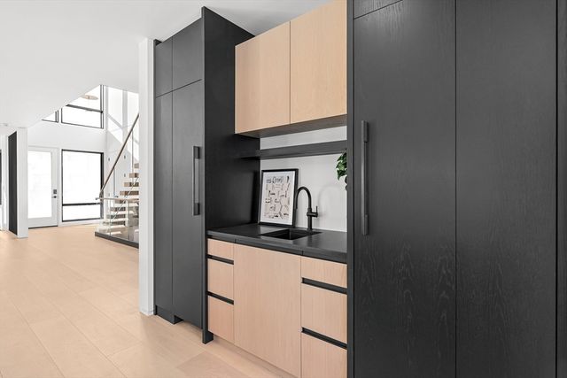 95 Deerfield Rd, Needham, MA 02492