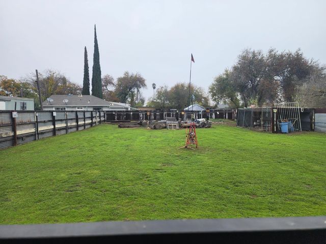 292 W Lathrop Rd, Lathrop, CA 95330