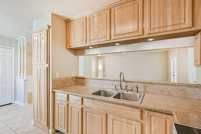 1113 N Heron Drive, Seabrook, TX 77586