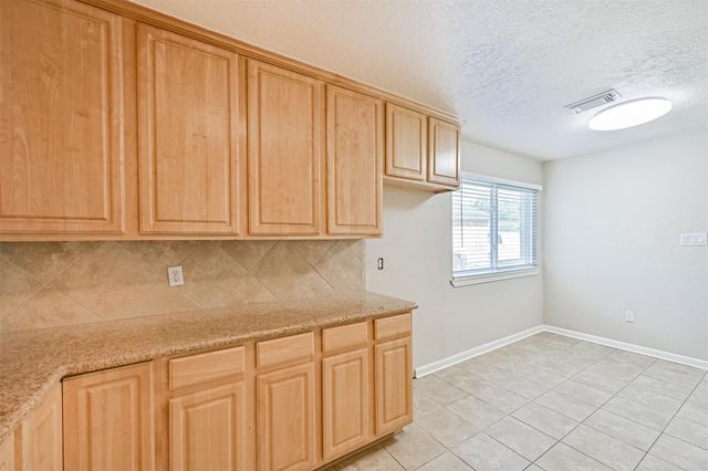 1113 N Heron Drive, Seabrook, TX 77586