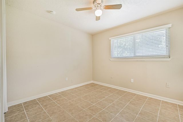 1113 N Heron Drive, Seabrook, TX 77586