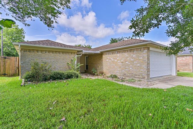 1113 N Heron Drive, Seabrook, TX 77586