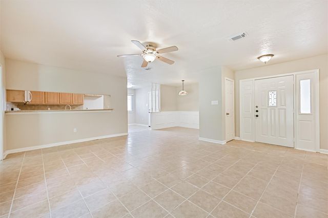 1113 N Heron Drive, Seabrook, TX 77586