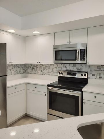 4528 COMMANDER DRIVE 2011, Orlando, FL 32822