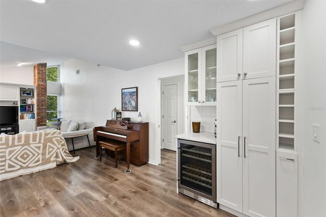 3102 WESSON WAY, Tampa, FL 33618