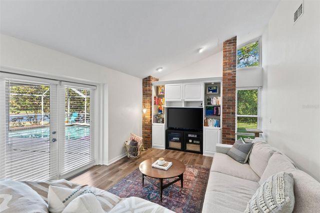 3102 WESSON WAY, Tampa, FL 33618