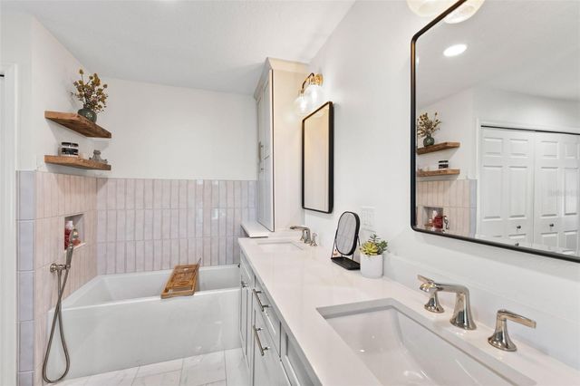 3102 WESSON WAY, Tampa, FL 33618