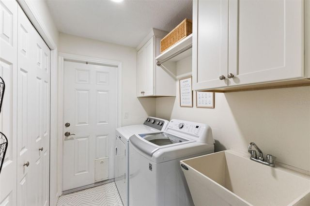 3102 WESSON WAY, Tampa, FL 33618