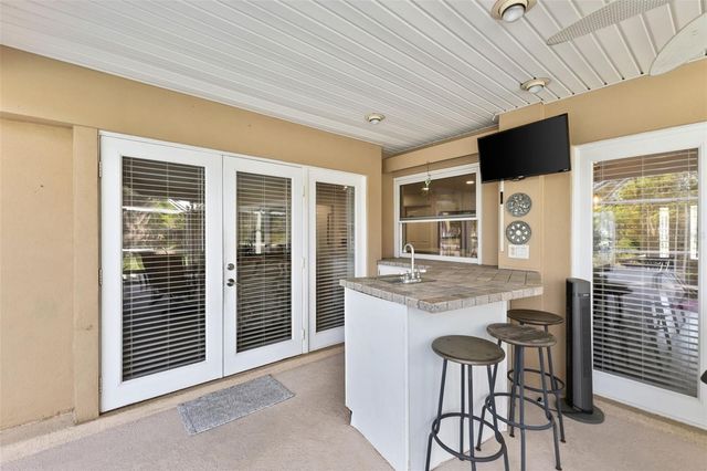 3102 WESSON WAY, Tampa, FL 33618