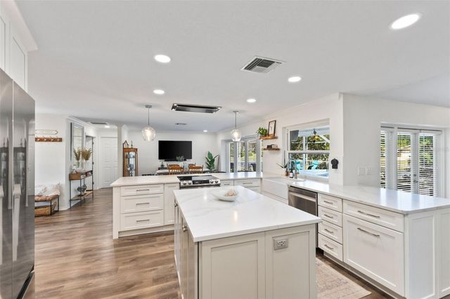 3102 WESSON WAY, Tampa, FL 33618