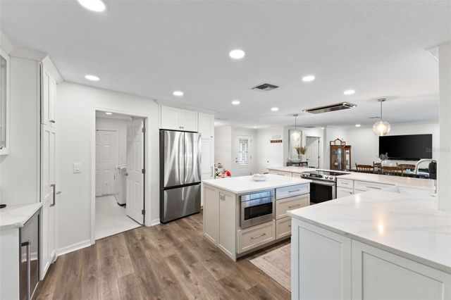 3102 WESSON WAY, Tampa, FL 33618