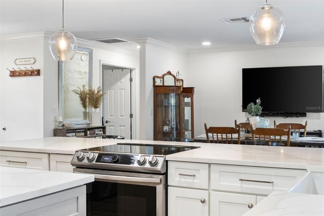 3102 WESSON WAY, Tampa, FL 33618