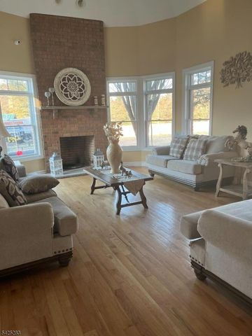 19 Violet Trl, Lafayette Twp., NJ 07848