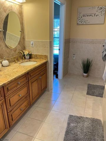 19 Violet Trl, Lafayette Twp., NJ 07848