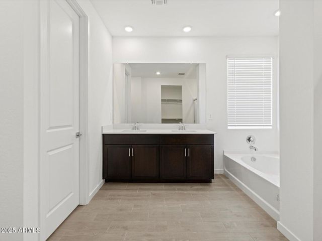 8460 W Saratoga Way, Florence, AZ 85132