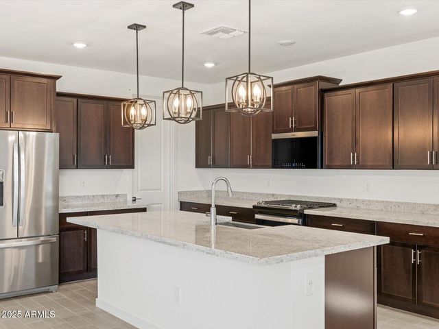 8460 W Saratoga Way, Florence, AZ 85132