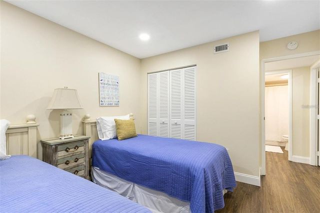 3231 BENEVA ROAD 101, Sarasota, FL 34232