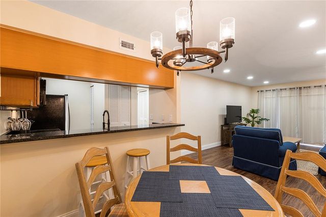 3231 BENEVA ROAD 101, Sarasota, FL 34232