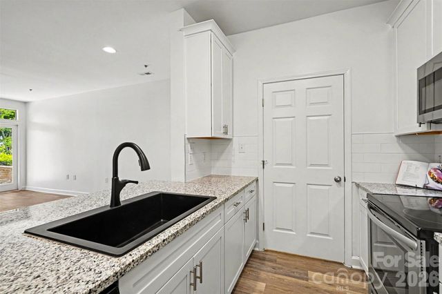 104 Pier 33 Drive 301, Mooresville, NC 28117