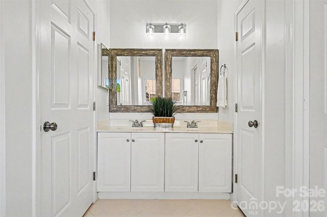 104 Pier 33 Drive 301, Mooresville, NC 28117