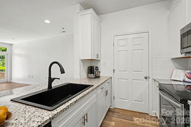 104 Pier 33 Drive 301, Mooresville, NC 28117