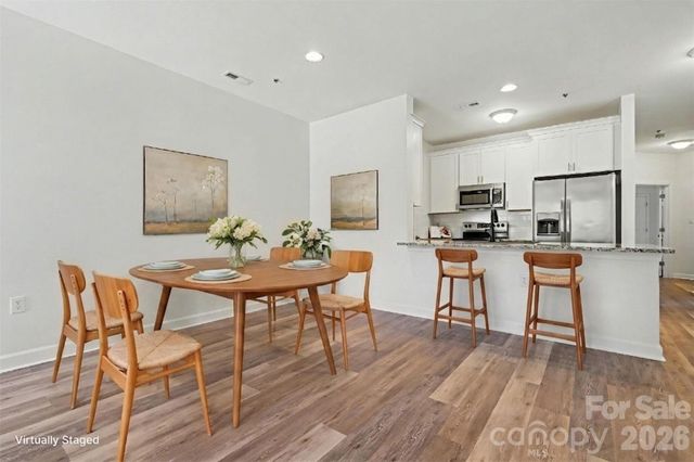 104 Pier 33 Drive 301, Mooresville, NC 28117