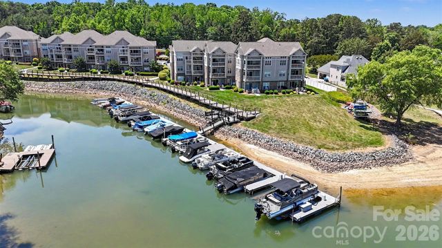 104 Pier 33 Drive 301, Mooresville, NC 28117